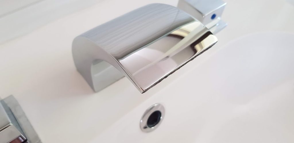 Csaptelep vízkőtlenítése - cseppmentes ragyogás a fürdőszobában 6 vizkooldas14