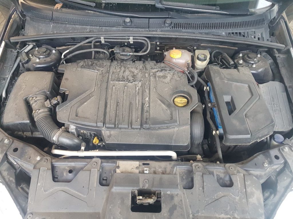 Hogyan tisztíthatjuk meg a járműveket dörzsölés nélkül a Brilliance® Előmosó Vastaghabbal 6 elomoso vastaghab demo2